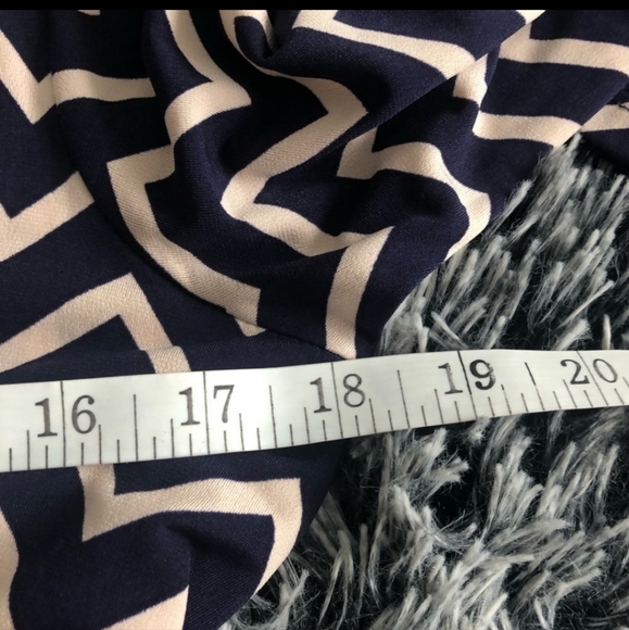 Three Seasons Maternity chevron dress size M - Picture 4 of 5